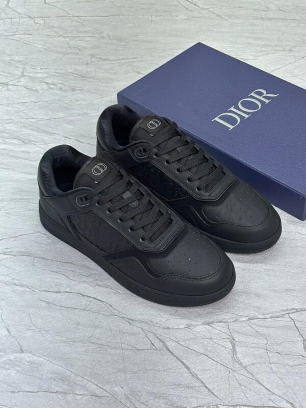 07cde627-d6b7-4c16-aafd-319e8052a81b Dior men sneakers