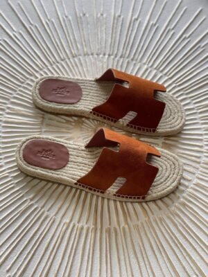 57439975-58d1-462a-9f18-2eed045e448a Hermes men slippers