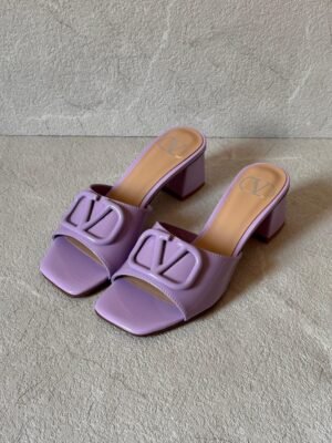 PHOTO-2025-05-15-16-32-45 Valentino heels