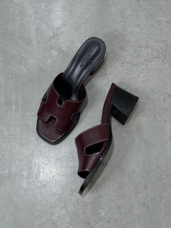 PHOTO-2025-06-01-16-20-47 Herems Helia 60 sandal