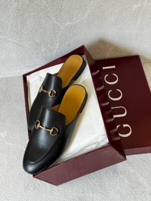 Gucci flats