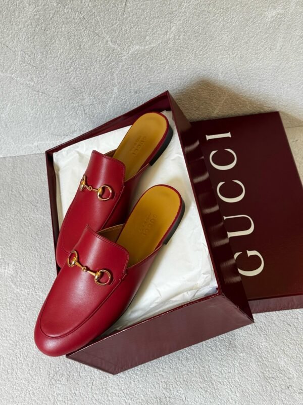Gucci flats