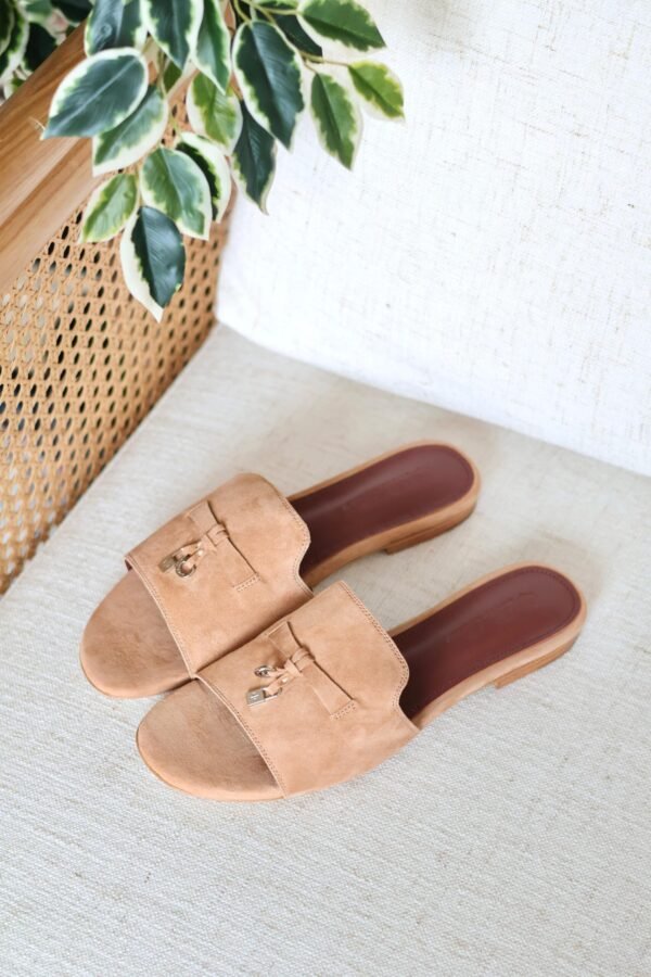 PHOTO-2025-06-25-17-52-57 Loro Piana sandals