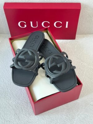 Gucci flats