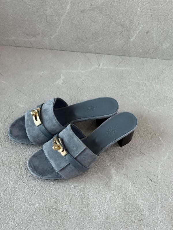 PHOTO-2025-07-15-14-25-15 Herems Gigi 50 sandal