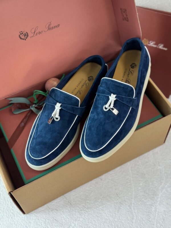 PHOTO-2025-07-20-13-28-44 Loro Piana charm walk