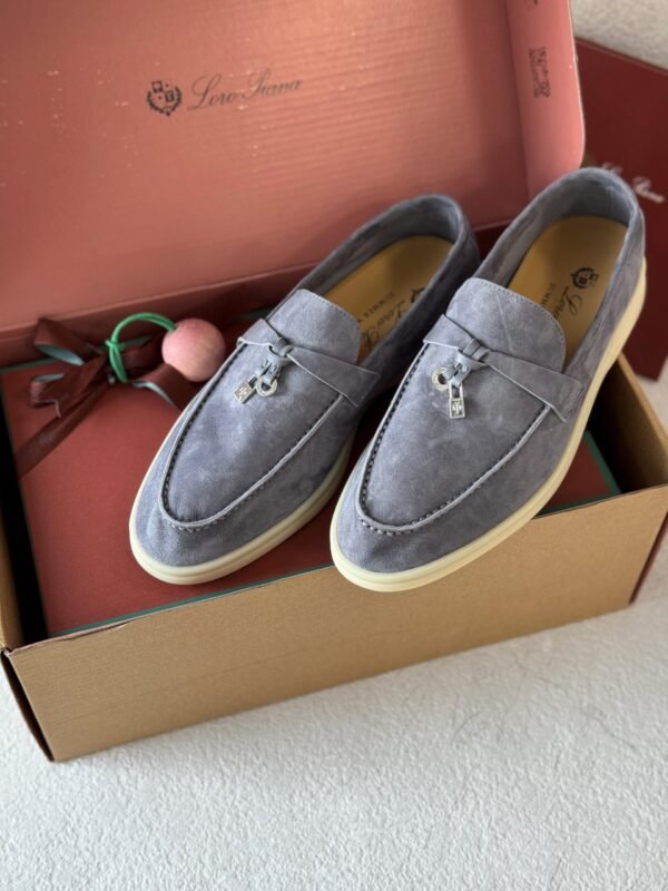 PHOTO-2025-07-23-18-59-09 Loro Piana charm walk