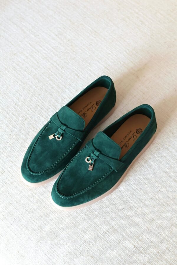 PHOTO-2025-07-24-13-23-37 Loro Piana charm walk