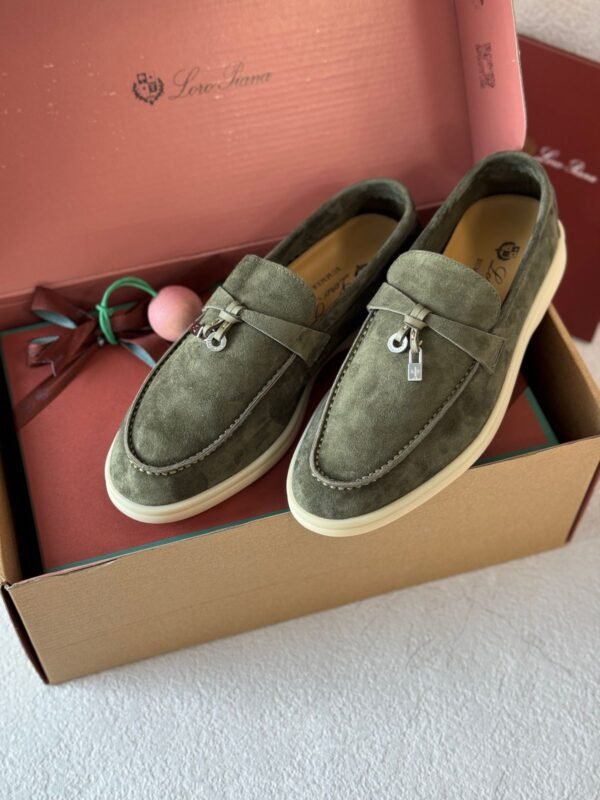 PHOTO-2025-07-24-14-32-56 Loro Piana charm walk