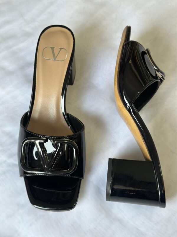 PHOTO-2025-08-05-15-05-06 Valentino Heels