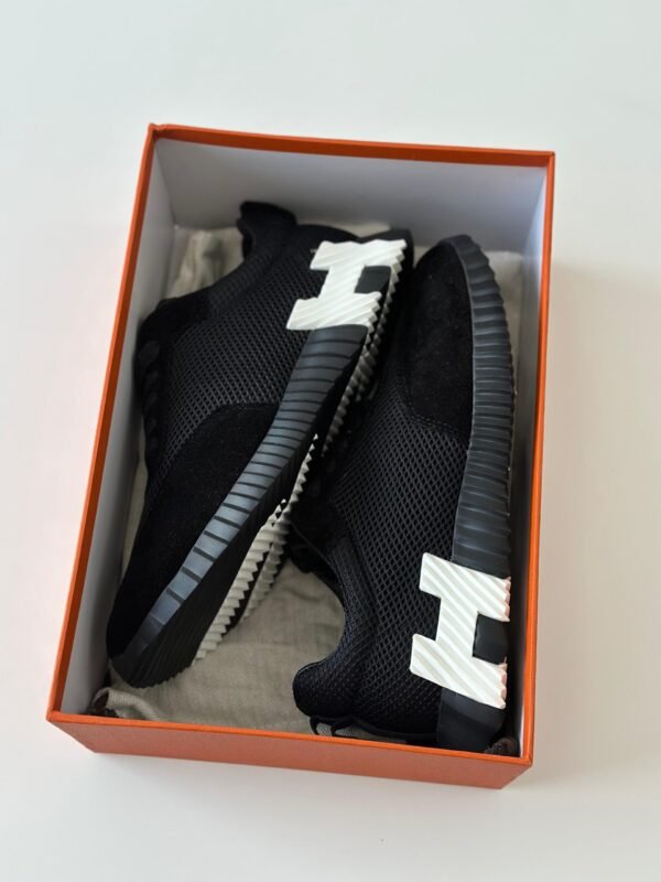 PHOTO-2025-08-27-19-50-42 Hermes Sneakers