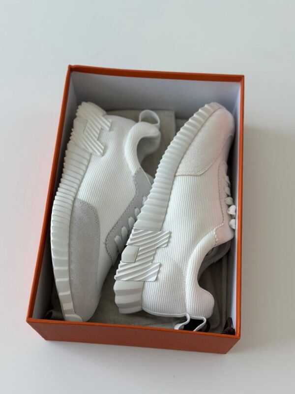 PHOTO-2025-08-27-21-12-27 Hermes Sneakers