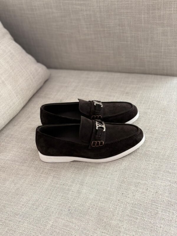 PHOTO-2025-08-29-00-50-19 Louis vuitton Sneakers