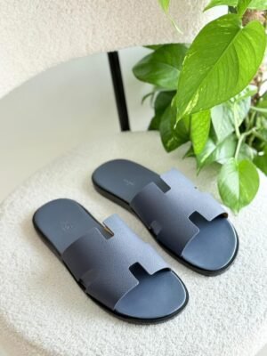 f03d1ff9-af1b-469b-878b-54b5f93e26b3 Hermes men slippers
