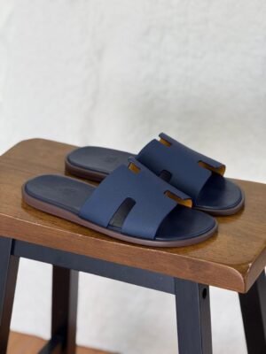 fca3b530-69f7-4507-8515-59982a0935d8 Hermes men slippers