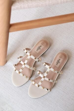 0883067e-8d3f-4222-9405-78f6dc2691fb Valentino Flats