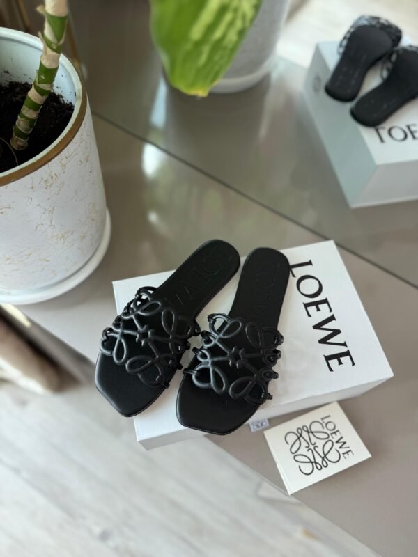 Loewe Flats