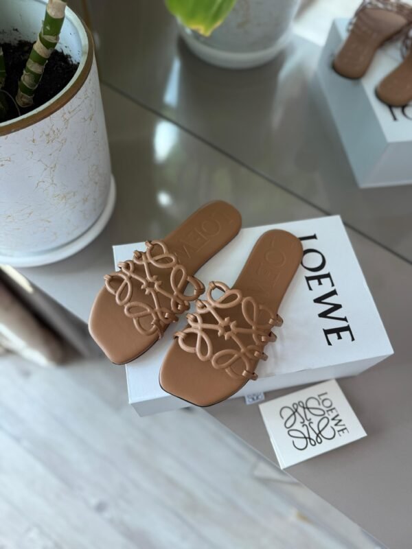Loewe Flats
