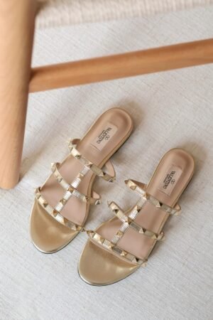 9a86d500-1bc8-41f8-aa43-519aeaa42258 Valentino Flats