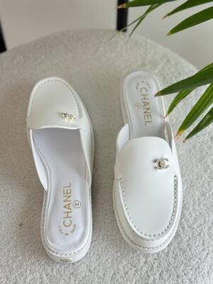 CHANEL Flats