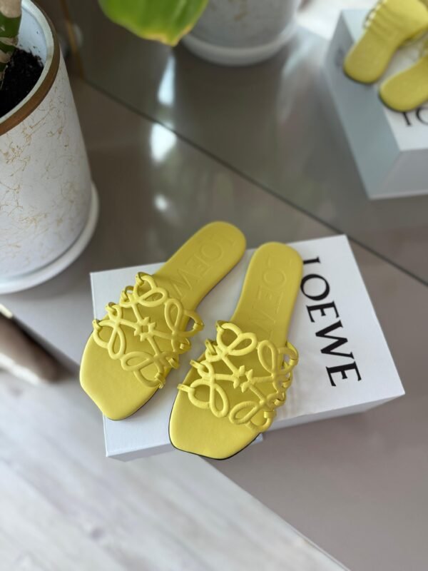 Loewe Flats